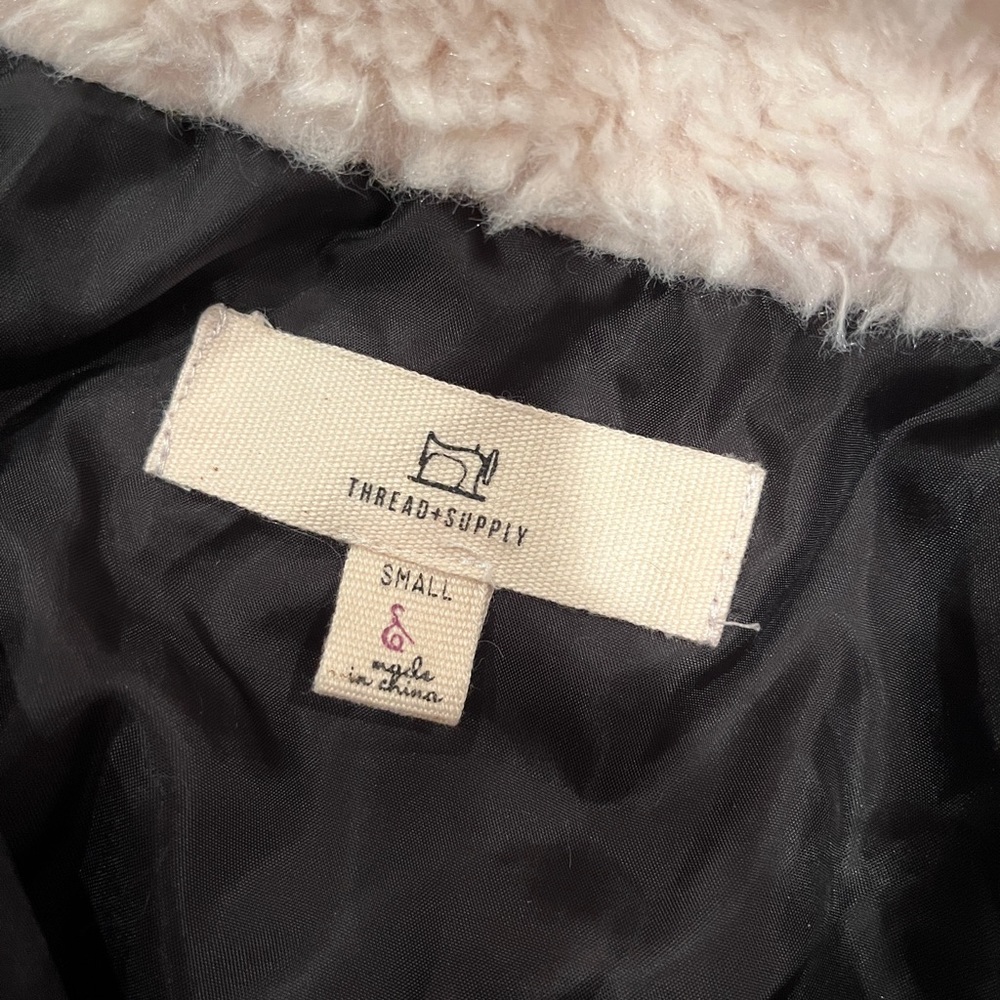 Women’s Fuzzy Jacket - Picture 4 of 6